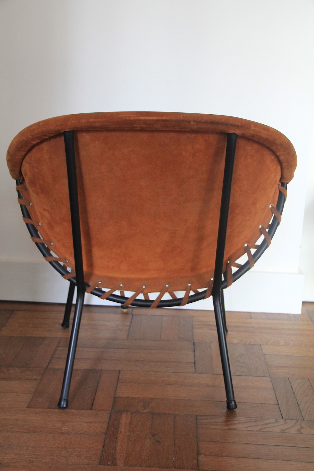 Vintage suede round chair