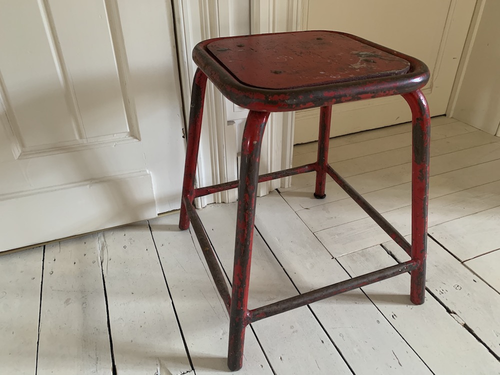 tabouret, stool, industrial stool, tabouret industrial, nice chair, vintage stool, tabouret vintage, tabouret rouge, red stool, charming stool, kitchen stool