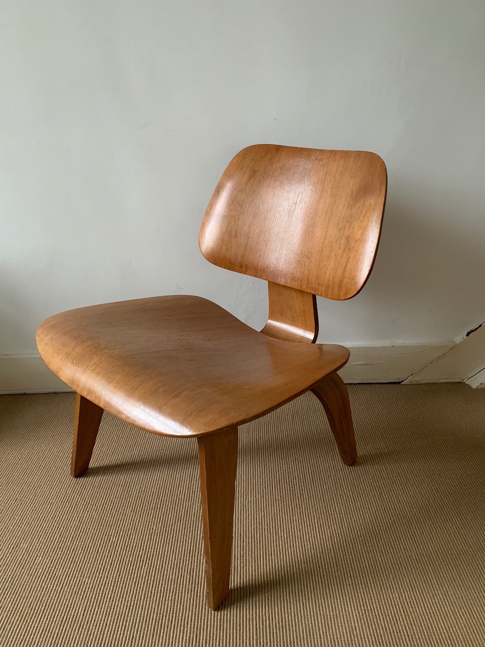 LCW, lounge chair wood, Eames, Eames chair, Charles and Ray Eames, designaddict, designicon, iconic design, collectible, American design, midmod, midcenturymodern, midcentury furniture, vintage lounge chair, shockmounts, vintage chairs, wooden chairs, handcrafted chairs, Herman Miller, authentic design, original design