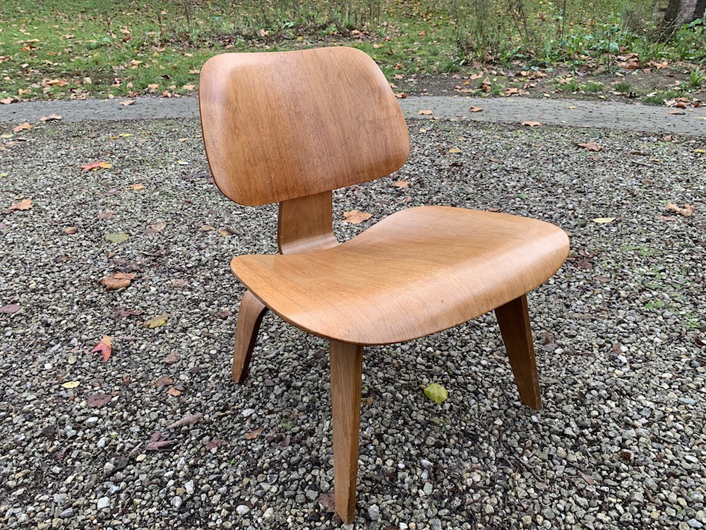 LCW, lcw vintage, lounge chair wood, Eames, Eames chair, Charles and Ray Eames, designaddict, designicon, iconic design, collectible, American design, midmod, midcenturymodern, midcentury furniture, vintage lounge chair, shockmounts, vintage chairs, wooden chairs, handcrafted chairs, Herman Miller, authentic design, original design