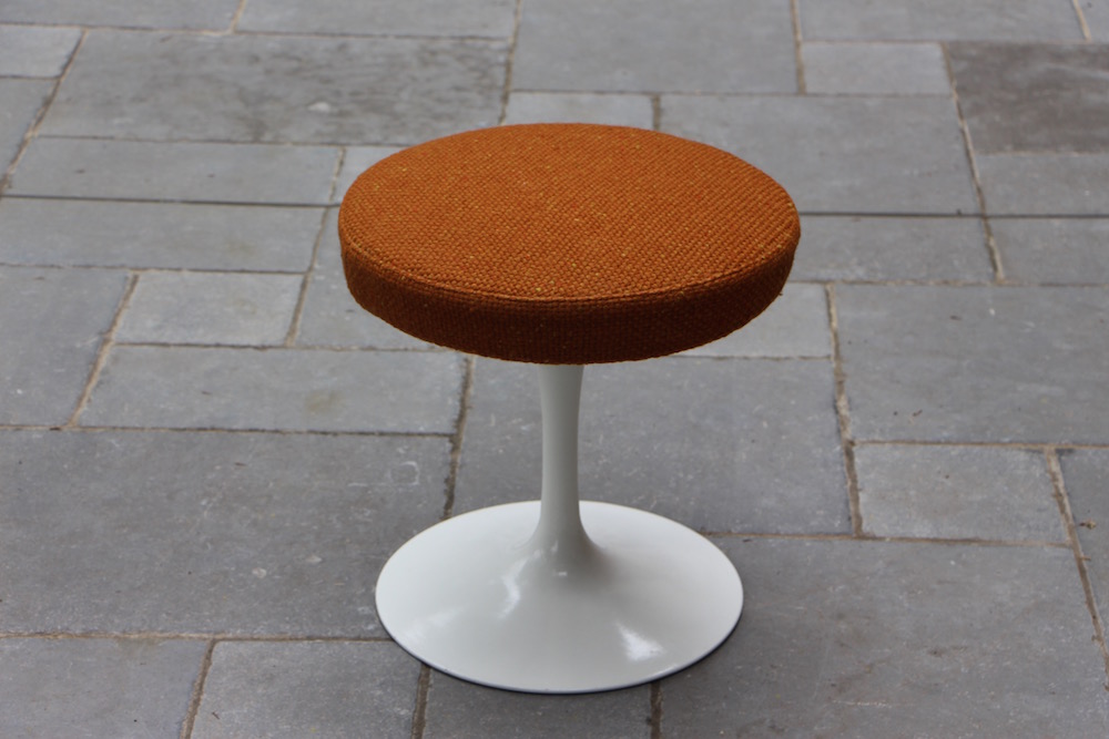 vintage Saarinen stool for Knoll, rotating