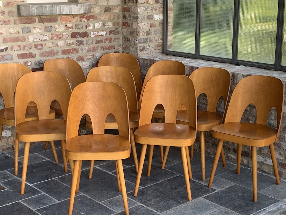 Oswald Haerdtl, beech, beech wood, double hole chairs, vintage chairs, Ton, Thonet, chaises vintage, design chairs, fifties chairs, chaises bois, dining chairs, dining room, interior decoration, kitchen chairs, design chairs, midcentury modern chairs, charming chairs, midcentury, midcentury chairs, interior decoration, vintage decoration, salle à manger, charming decoration, vintage furniture